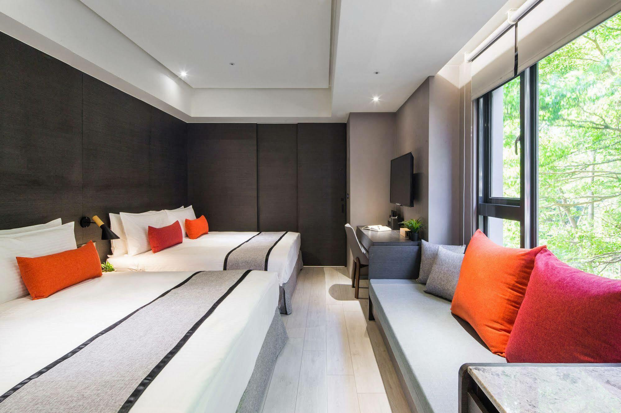 Icasa Hotel - By Cosmos Creation Taichung Extérieur photo