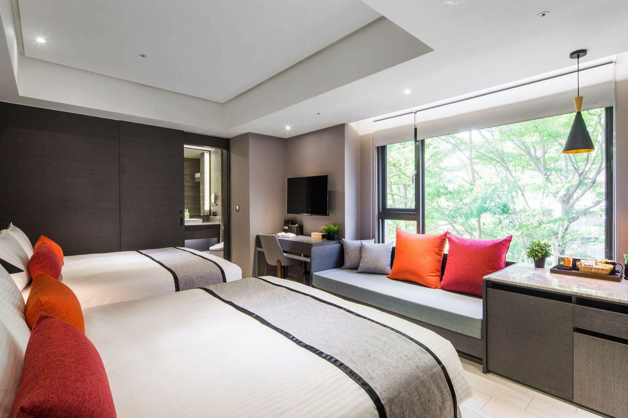 Icasa Hotel - By Cosmos Creation Taichung Extérieur photo