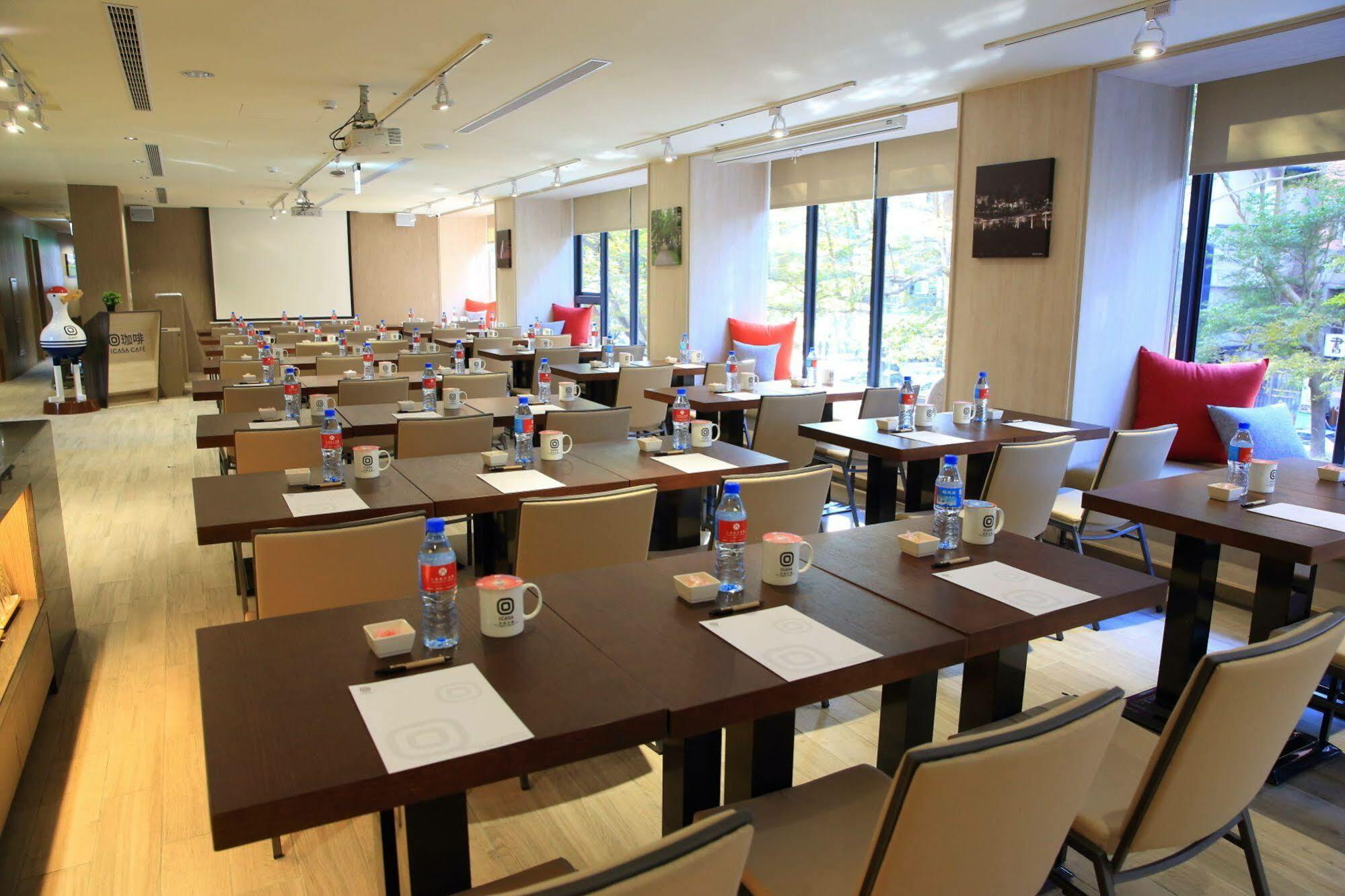 Icasa Hotel - By Cosmos Creation Taichung Extérieur photo