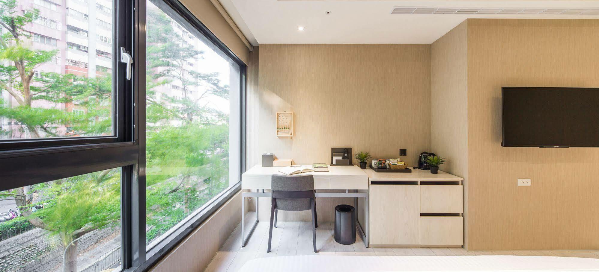 Icasa Hotel - By Cosmos Creation Taichung Extérieur photo